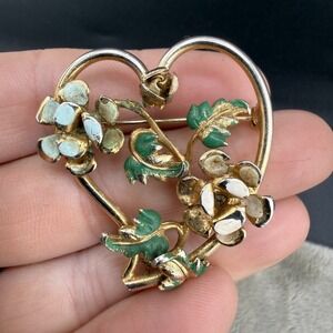 Vintage Enamel Flower Brooch Gold Tone‎ Heart